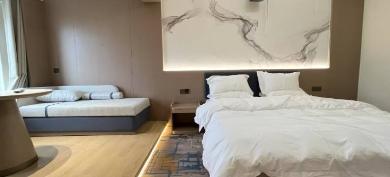 亿忆莎民宿(阜阳双清湾公园恒大绿洲店)图片