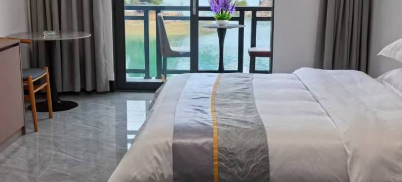 凌云彩墨人家民宿(浩坤湖国家湿地公园三合码头店)图片