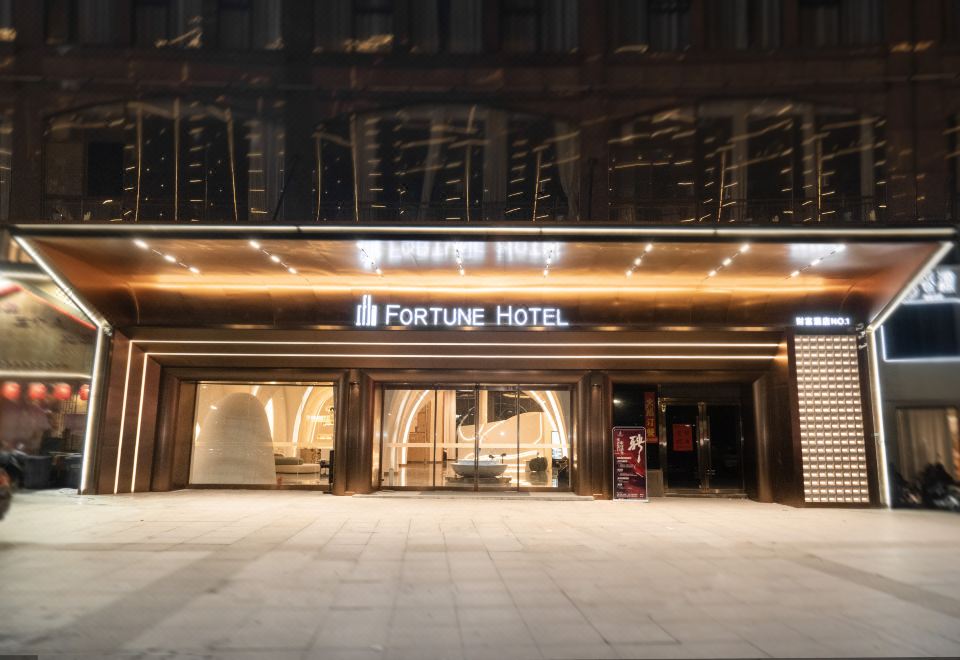  Hotel Overview