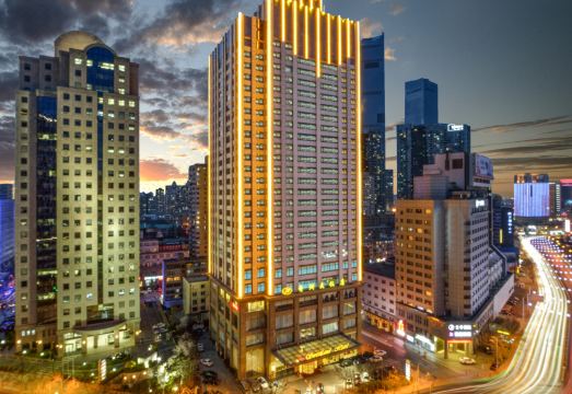 Central Plaza Hotel Hotel Overview