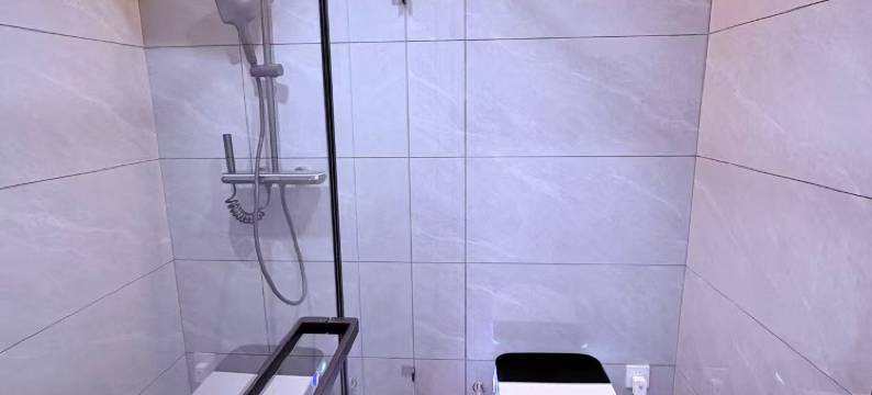 住吧界卓威电竞酒店(大连西安路交大夜市店)图片