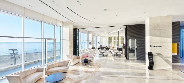 瑞娜布露索尔海滩酒店(Renebleu by Sol Beach)图片