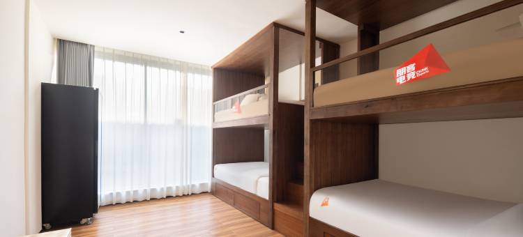 朋客电竞酒店(紫阳公园53how店)图片