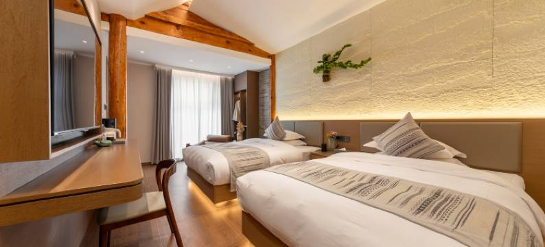 十三月温泉民宿(忻州古城店)图片