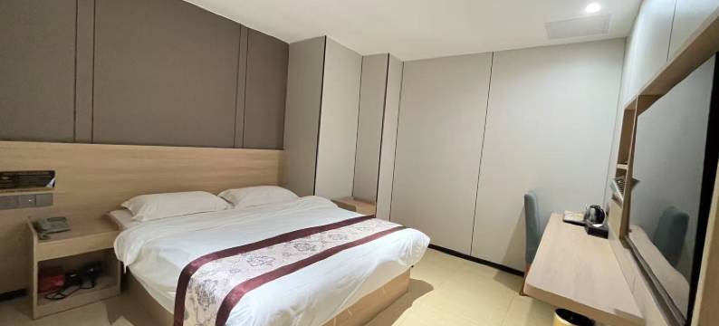 深圳荔山商务酒店(荔林地铁站店)图片