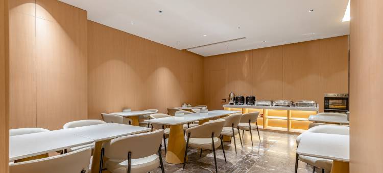 亚东山之极酒店图片