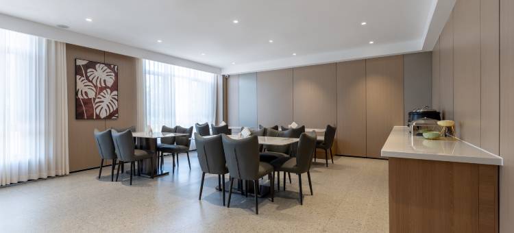 漫城酒店(天一生活广场店)图片