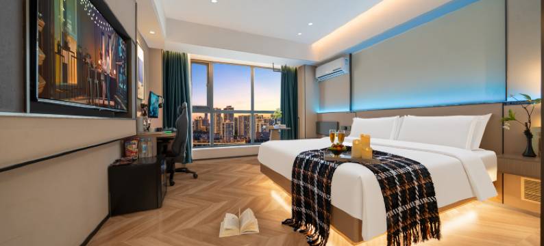 叶与晨电竞电影酒店(石家庄火车站河北艺术中心店)图片