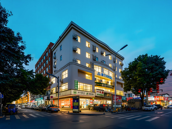 飓龙电竞酒店(绵阳市政府店)