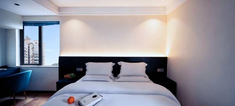 艺丰·科技智能都市云端影音观景酒店(花果园购物中心店)图片