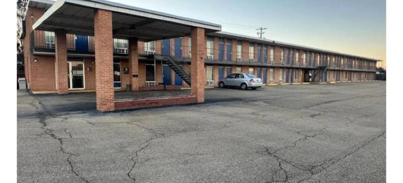 新奥尔巴尼快捷旅馆，靠近图珀洛I 22(Express Inn New Albany Near Tupelo I 22)图片
