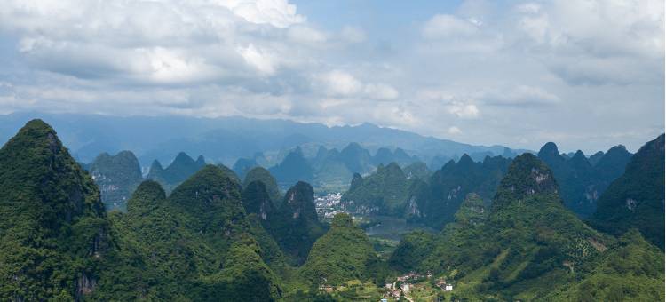 阳朔画山云舍图片