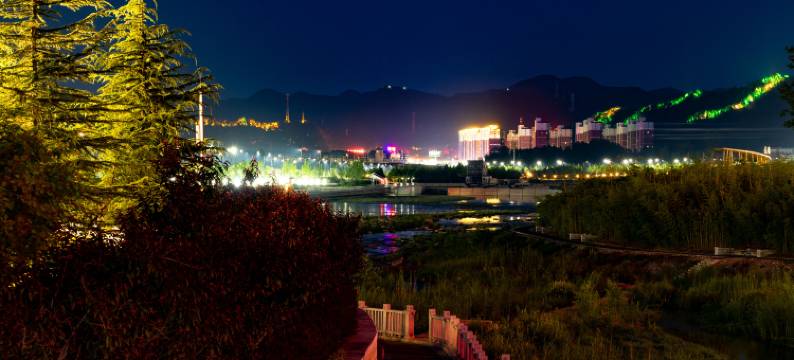 青柠檬艺术酒店(栾川老君山店)图片