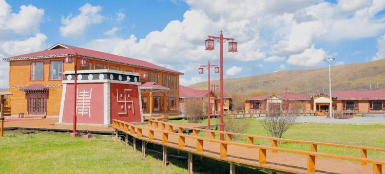 红原虎头山安多部落民族风情村图片