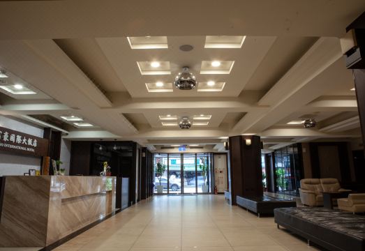 友爱富豪国际大饭店外景图