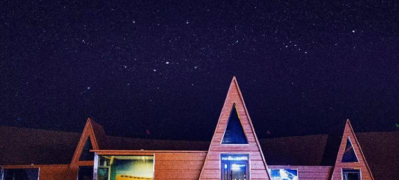 腾格里沙漠星空露营营地图片