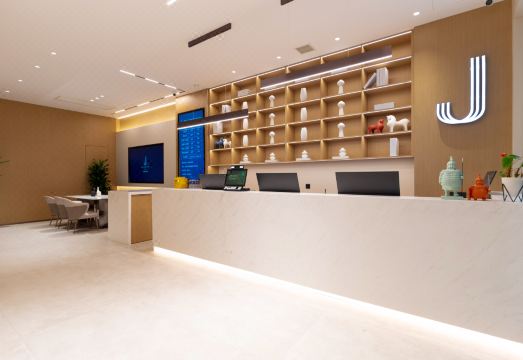 Jaya HotelHotel Overview