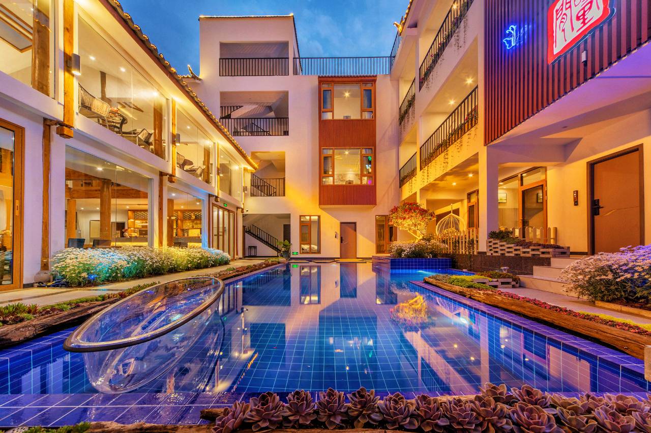 时间里丨临溪森氧雪山观景Holiday Hotel(丽江古城大水车店)图片