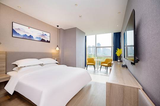 仟莱酒店(郑州航海广场城东南路地铁站店)