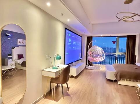 南京莲花湖景·影院式民宿(雨花吾悦广场店)