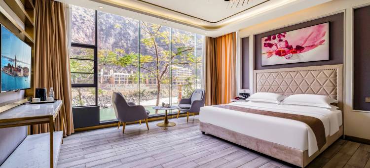 怒江泸水四月天江景酒店(怒江西岸店)图片