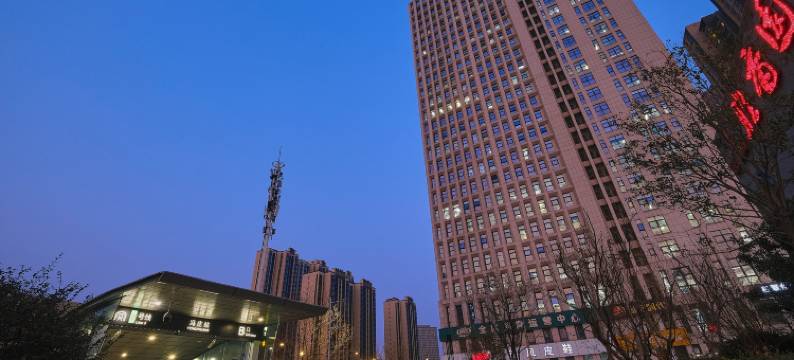 君悦时尚旅馆(冯庄地铁站店)图片