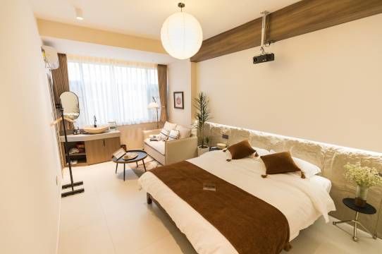 栖涧民宿(涧西万达广场牡丹广场店)