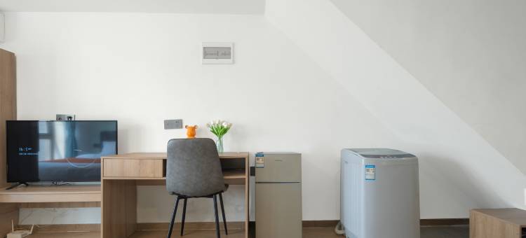 在路上速泊公寓(华天涉外职业技术学院南洋职业学院店)图片