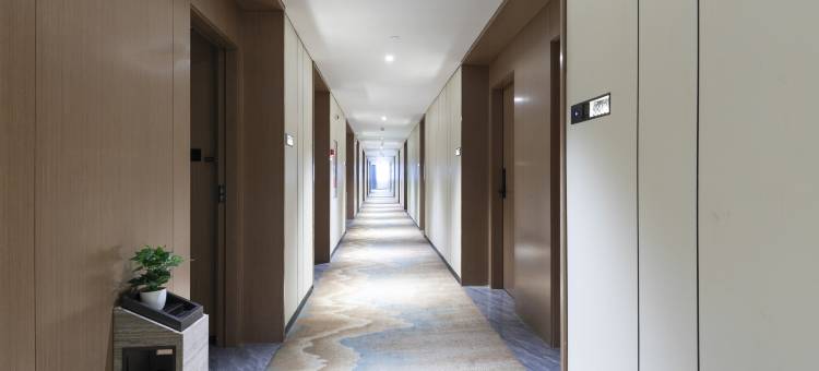 新纪元酒店(广州白云火车站聚龙地铁站店)图片