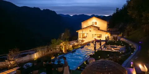 南溪·春風十里荒野度假民宿(神農架木魚店)