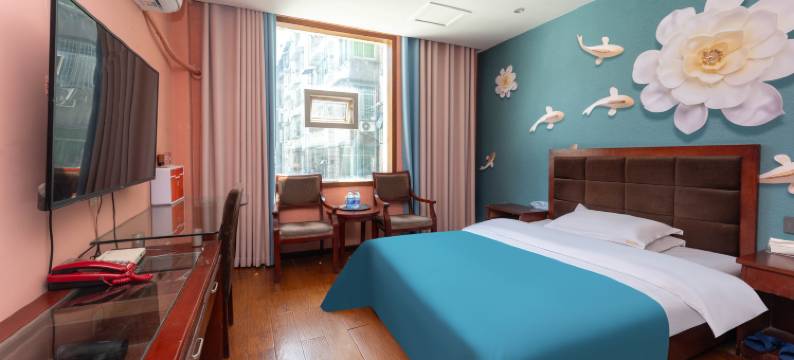 马爹利艺术酒店(南充高坪王府井广场店)图片