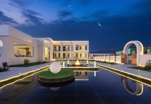 那拉提水韵山舍外景图