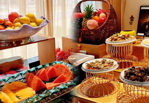 Ramada Encore by Wyndham Shanghai Pudong Airport Hotel Overview