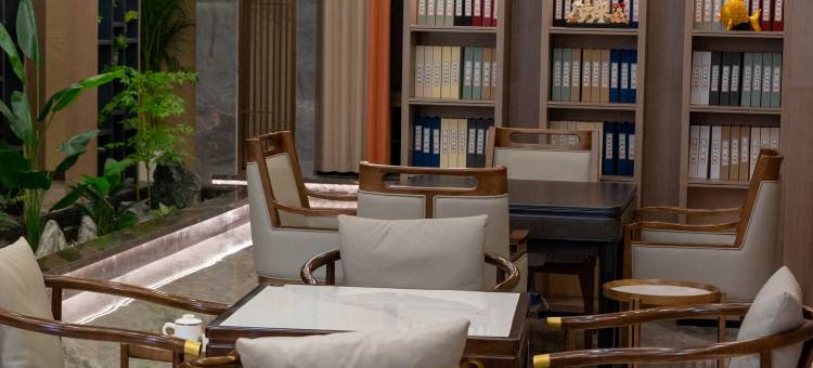 朗庭酒店(賨人里地旺广场店)图片