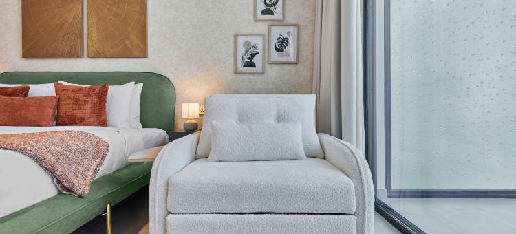 bnbme | JVC 现代单间公寓，带泳池和城市景观(bnbme | Modern Studio in JVC w/ Pool & City View)图片