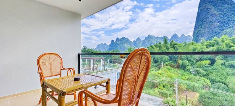 伴山栖居(20元人民币背景风景区店)图片