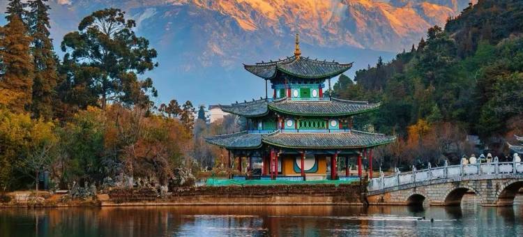 夕雅图·Tomorrow丨观山雪景度假酒店(丽江千古情高铁站店)图片