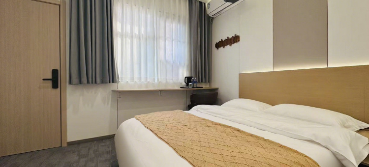 开封轻岚·影音休闲美宿(万岁山武侠城店)图片