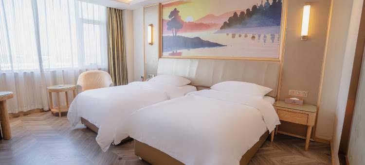 艺龙万国酒店(济南山东国际会展中心匡山汽车大世界店)图片