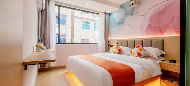 君怡酒店(昆明火车站双桥夜市风情店)图片