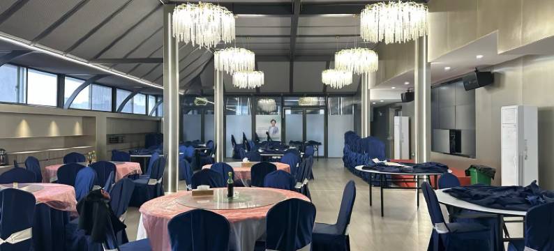 星屹大酒店(天柱蚂蝗龙金凤公园广场店)图片