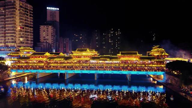 爱丽斯优迪酒店(都匀西山大桥石板古街店)图片