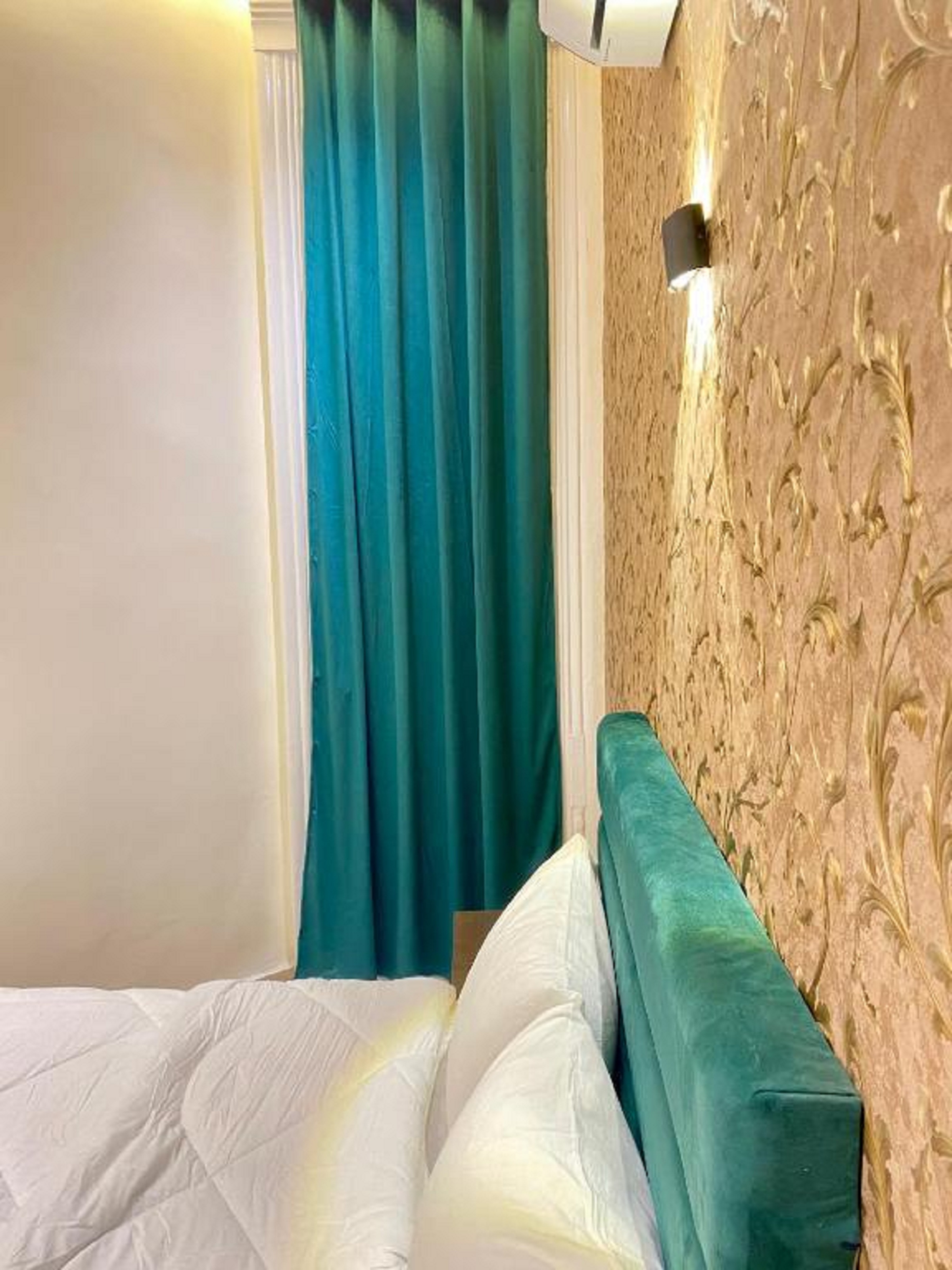 Richmond HotelOver view