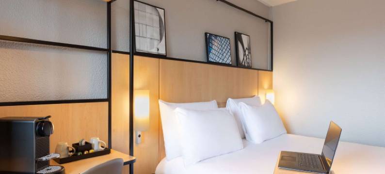 巴黎15区宜必思埃菲尔铁塔酒店(Ibis Paris Eiffel Tower Cambronne 15th)图片