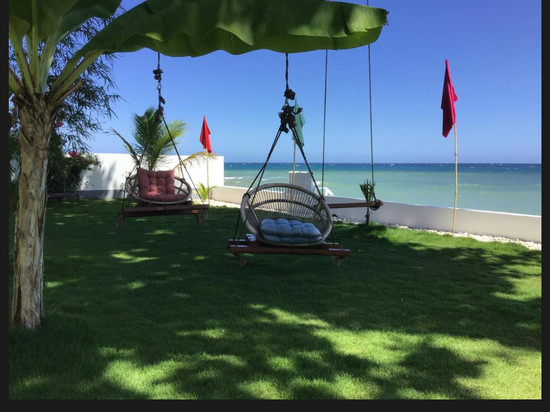 BambooBeachvilla1 AC NewOceanfront POOLsunsetview garden kitchen SATELLITE STARLINK WI-FI