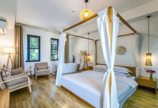 SUYU·First sight Guesthouse Hotel Overview