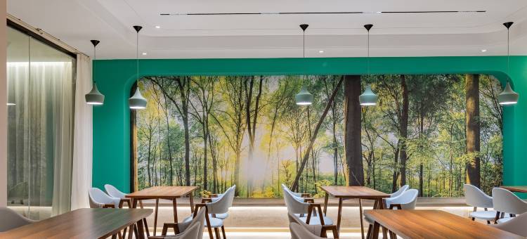 维也纳3好酒店(神农架大九湖国家湿地公园景区入口坪阡古镇店)图片