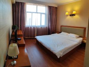 鑫源宾馆近柴沟堡站|距市中心直线3.2公里4条点评4.