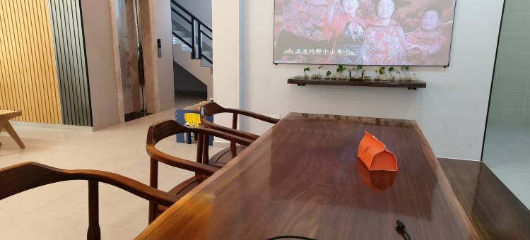 花筑·拾光岸恋民宿(大良钟楼地铁站清晖园店)图片