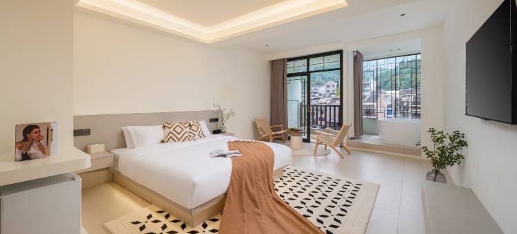 NANBEI楠北·设计师美学民宿(镇远古城新大桥店)图片